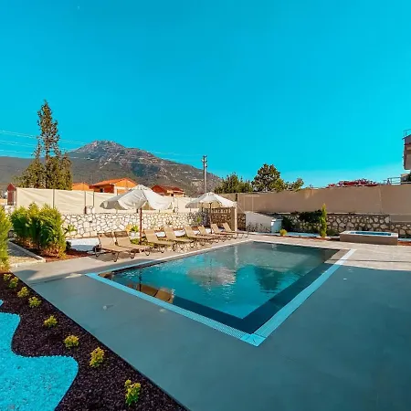 Villa Ata1 *